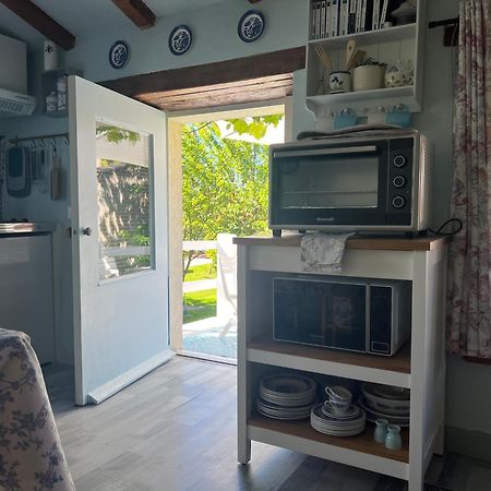 La Colline De Tilleul - Les Deux Puits - Cosy Cottage With Swimming Pool Near Aubeterre Saint-Romain  Extérieur photo