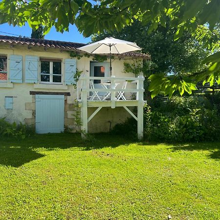 La Colline De Tilleul - Les Deux Puits - Cosy Cottage With Swimming Pool Near Aubeterre Saint-Romain  Extérieur photo