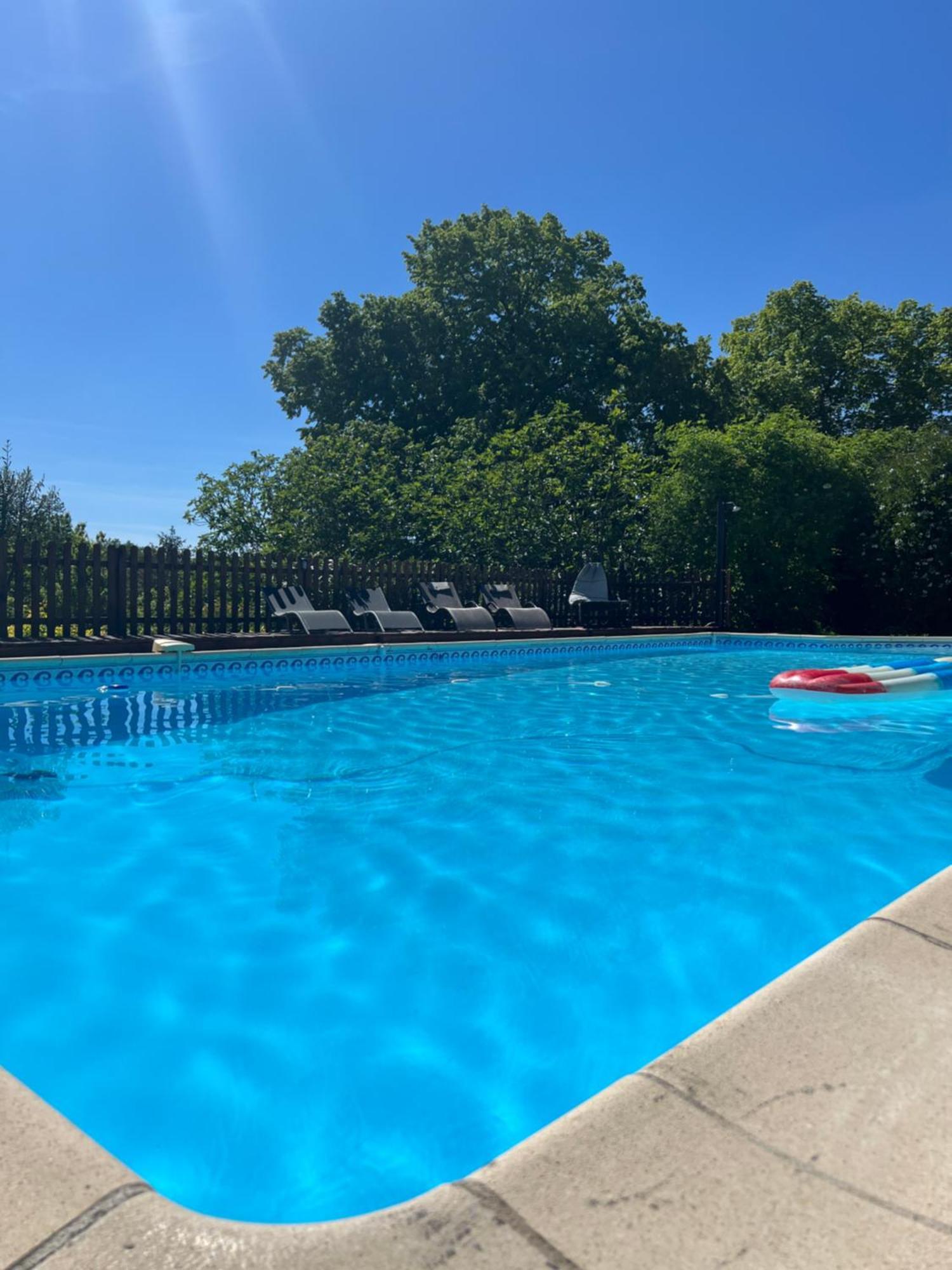 La Colline De Tilleul - Les Deux Puits - Cosy Cottage With Swimming Pool Near Aubeterre Saint-Romain  Extérieur photo