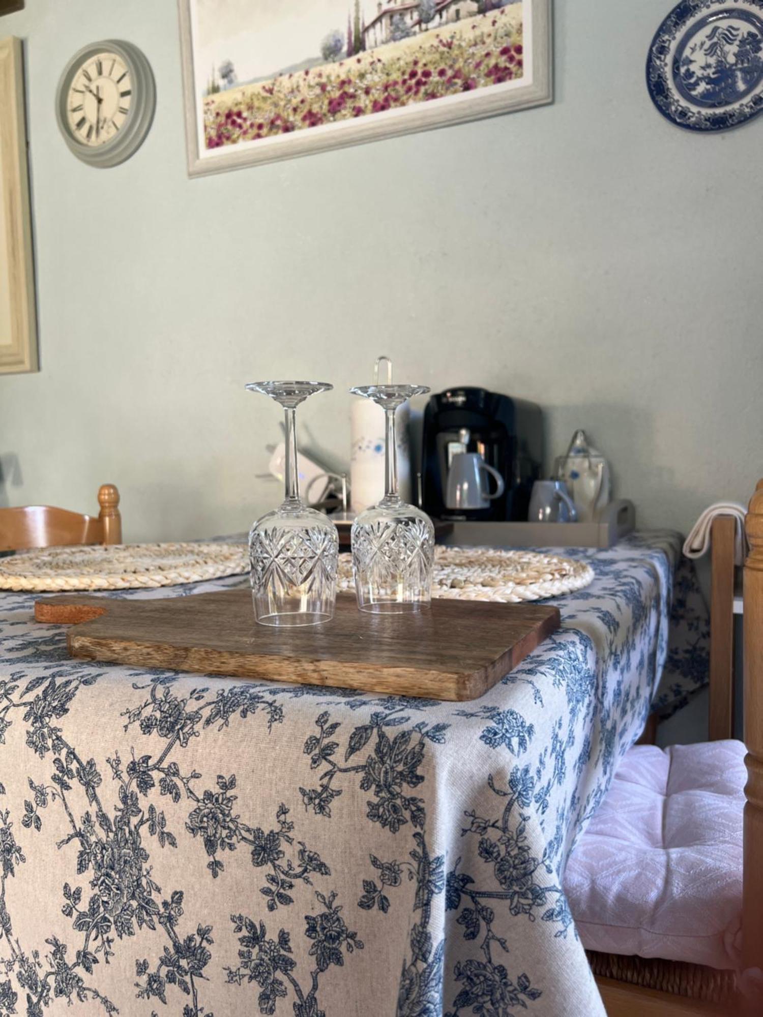 La Colline De Tilleul - Les Deux Puits - Cosy Cottage With Swimming Pool Near Aubeterre Saint-Romain  Extérieur photo